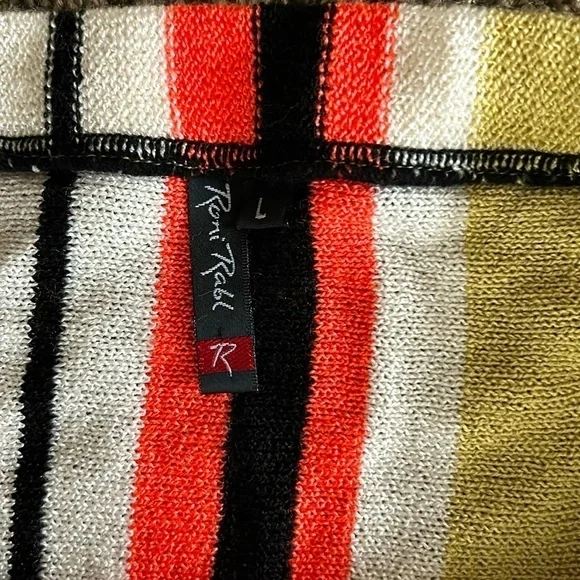 Roni Rabl (L) Striped Knit Skirt from Renowned Designer - Picture 2 of 3